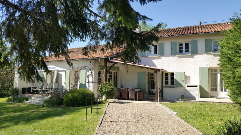 French Farmhouse à Saint-Quentin-de-Chalais