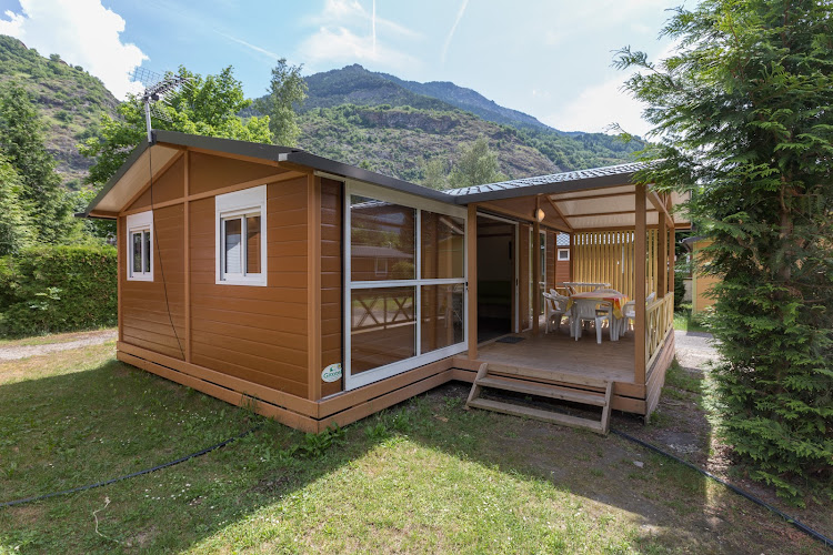 Camping La Piscine à Le Bourg-d'Oisans