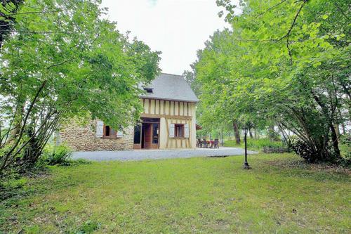 65g127811 à Luquet