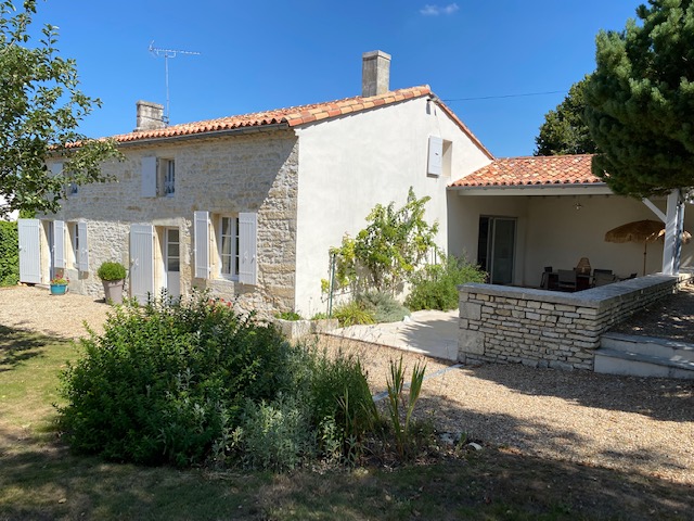 La ferme d Oscar à Saint-Hilaire-de-Villefranche
