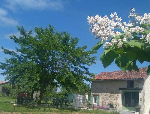 Le Puyhardy à CHAMPAGNAC-DE-BELAIR
