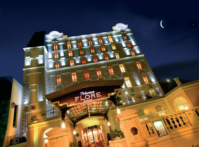 Princesse Flore · Hôtel 5 Étoiles · Royat Clermont-Ferrand à Royat