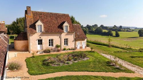 Domaine des Ecuries à Cour Maugis Sur Huisne