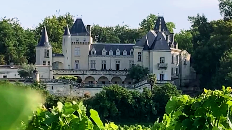 Castle of La Rivière à La Rivière