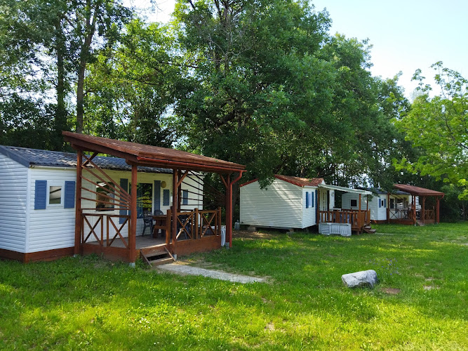 Camping Municipal Les Écureuils à Recoubeau-Jansac