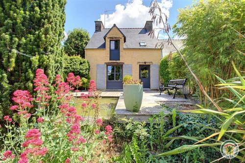 Le nénuphar à Langrolay Sur Rance