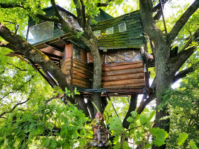 La Cabane Unusual à Monès