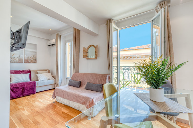 Bnb Groom Services