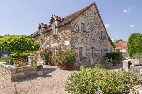 Les Catalpas à Thoisy-Le-Desert
