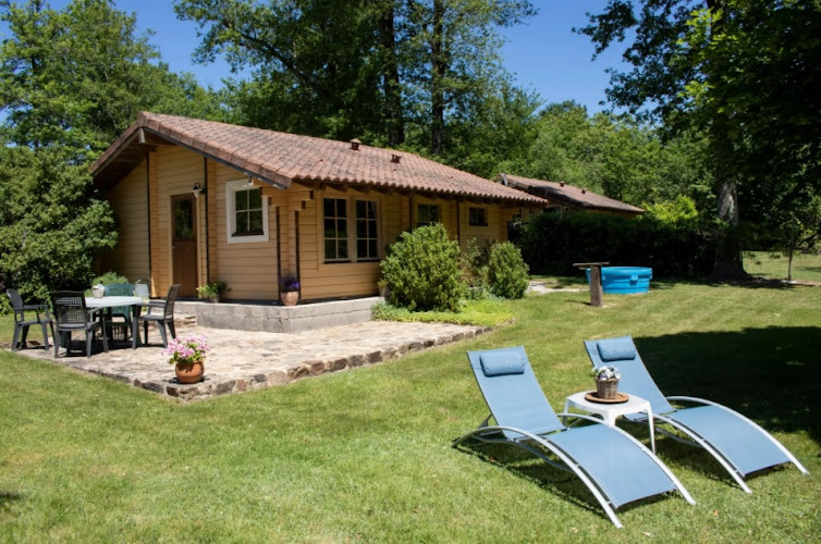 Chalets Le Tuquet Vert à Jumilhac-le-Grand
