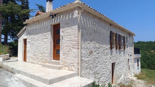 Gîtes de France® - Gîte de Pejusclat à VILLESEQUE