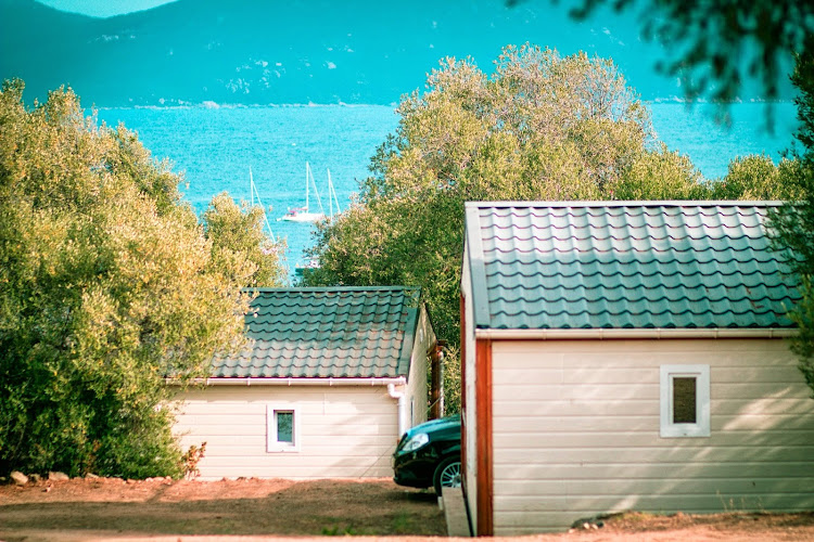 L Oriente Camping à Serra-di-Ferro