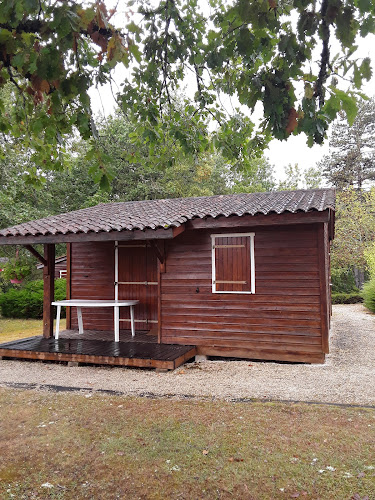 Les chalets des gardes à Montignac-Lascaux