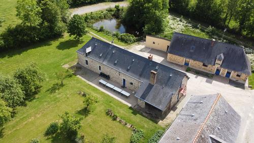 Gîte de groupe du Petit Douaillon à Gennes-Longuefuye