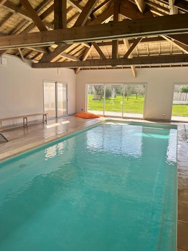 Couette & Piscine à FROSSAY