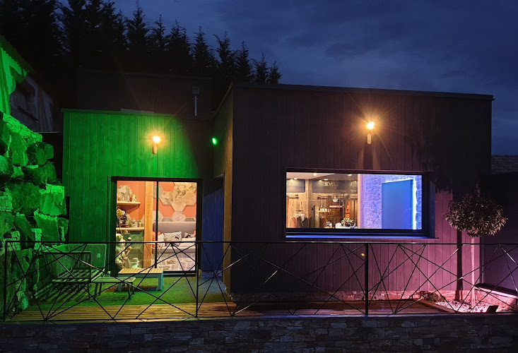Nuit-Spa-Ciné: Love Room dans le à Montmurat