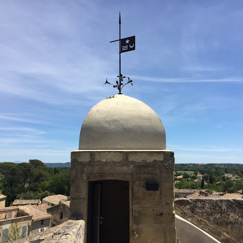 Tour Sarrazine de Montaren à Montaren-et-Saint-Médiers