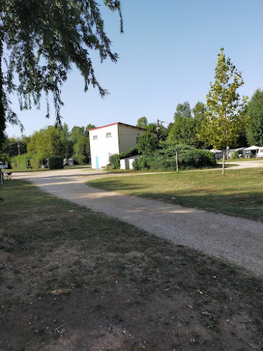 Camping de l Ecluse à Parcieux
