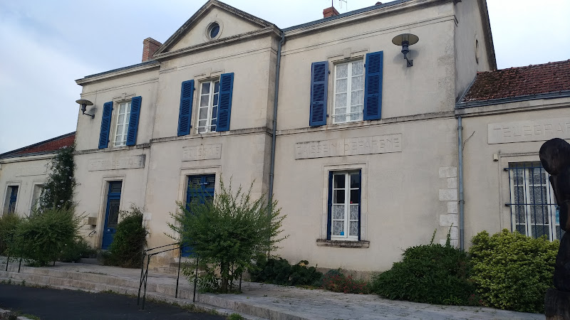 The Old Town Hall. à Foussais-Payré