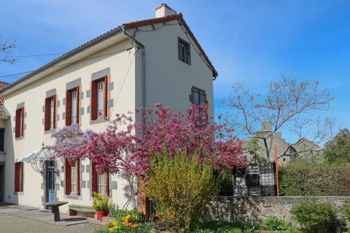 L'enclos à Charbonnieres Les Vieilles