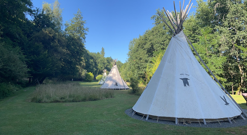 Cabane & Tipis de l Auvézère à Savignac-Lédrier