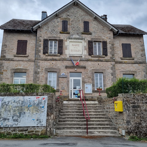 Camping Municipal à Saint-Yrieix-le-Déjalat