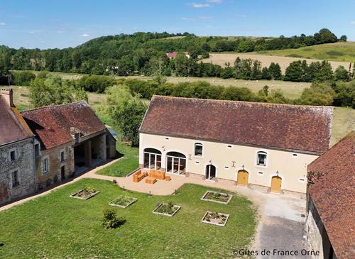 La Maison des Racines & spa - 10 personnes à Cour Maugis Sur Huisne