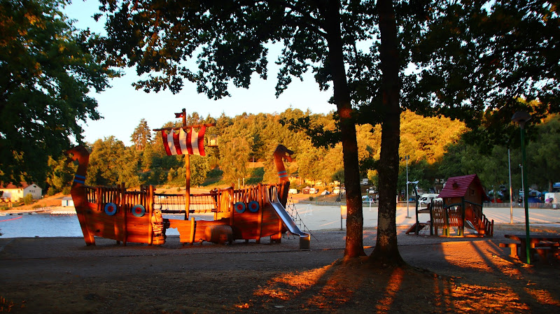 Camping 2 islands à Peyrat-le-Chteau