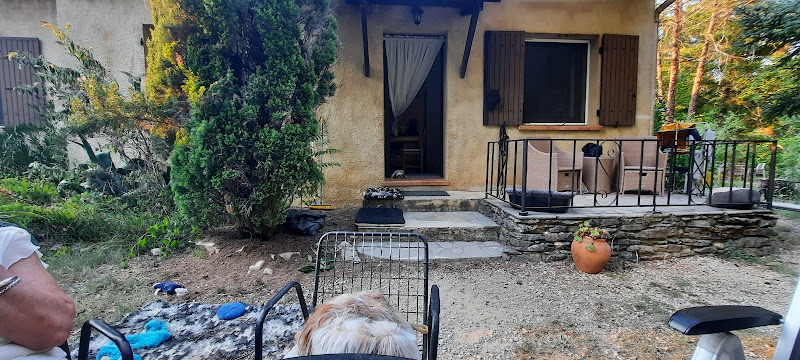 CynoCamp Terre Neuve hondencamping à Verfeuil