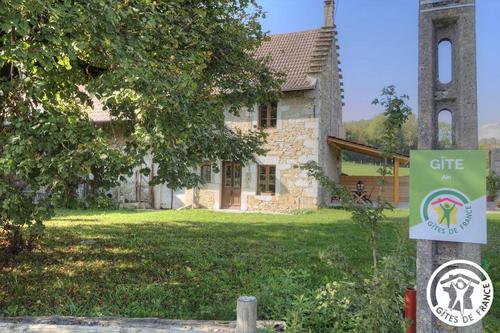 Au tilleul à Arboys-En-Bugey