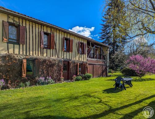 Au Village à Izaut-de-l'Hôtel