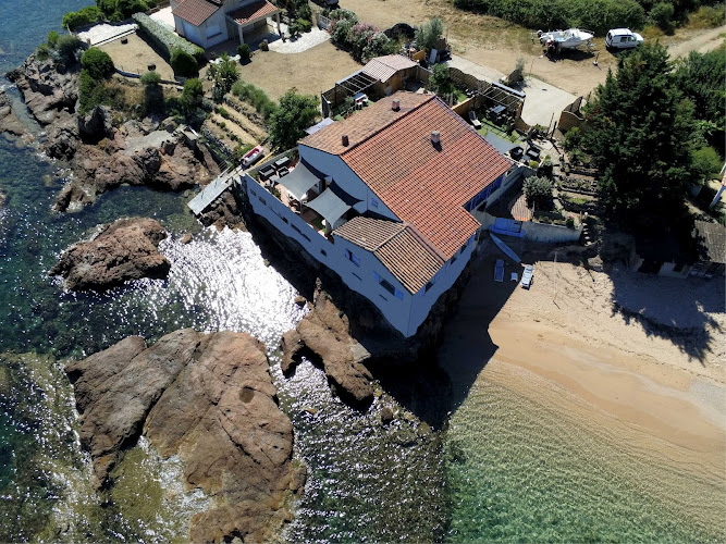 Maison pieds dans l eau à Calcatoggio