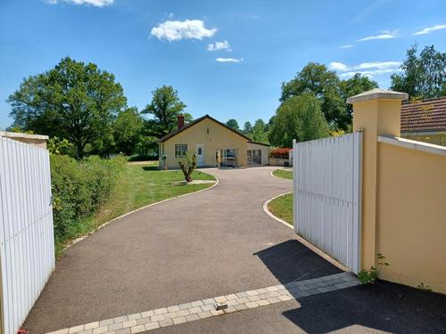 La Maison du Lac à Thil Sur Arroux