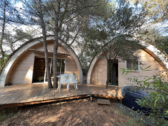 Cabanons Jour & Nuit à Mazan