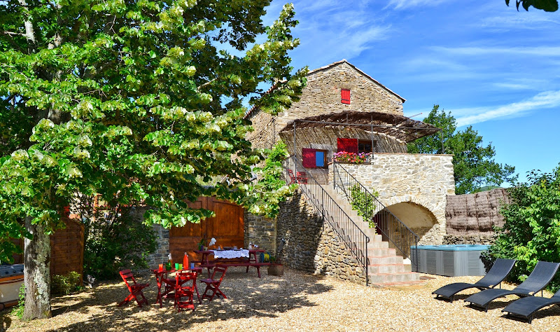 Gites et chambre d hôtes Romantique du Mas de Dieusse à Saint-Brès