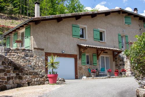 Le Cerisier à MEYRAS