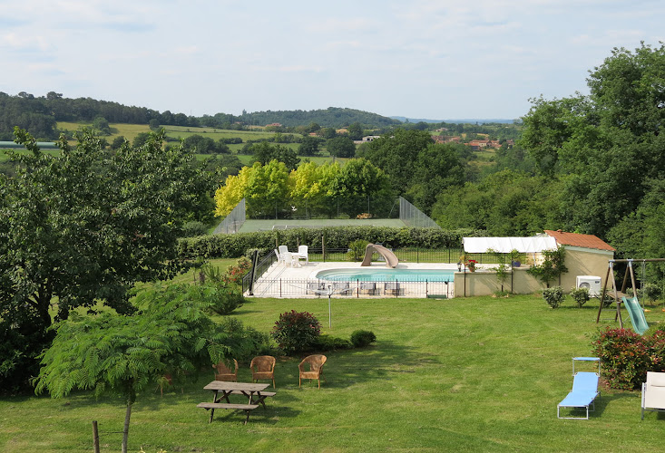 Luxe vakantiehuis met verwarmd zwembad en tennisbaan à Le Buisson-de-Cadouin
