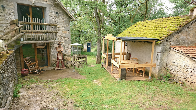 Le Cheval Qui Bele à Sauliac-sur-Célé