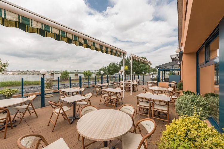 Logis Hôtel-Restaurant Au Poisson d Argent à Mauges-sur-Loire
