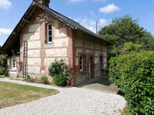 La Petite Maison de Cour la Ville à Le Mesnil Sur Blangy