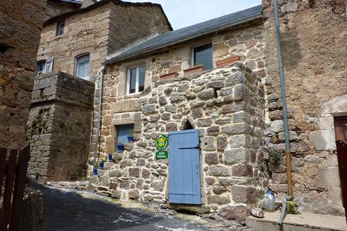 Gîte dans un village médiéval à Saint-Beauzély