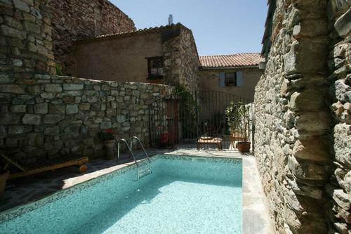 La Piscine de Tonton Jean à Caunes Minervois