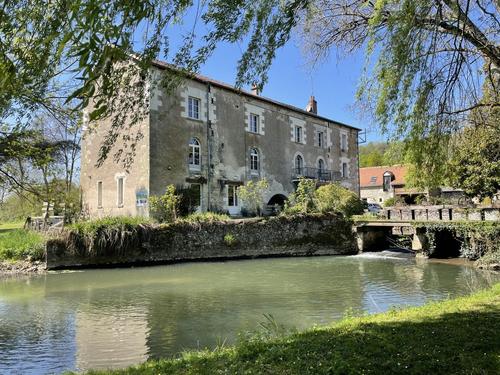 Le Moulin de Moquesouris à Nazelles Negron