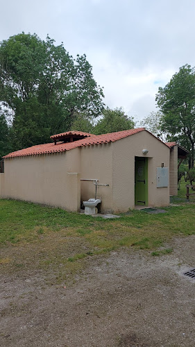 Camping Le Vieux Chene à Nalliers
