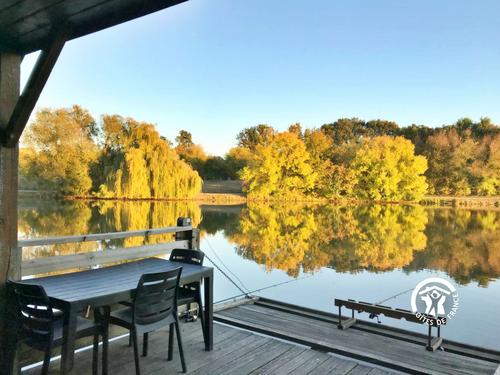 Chalet la Perche, les pieds dans l'eau, 5-7 pers à Villiers-Charlemagne