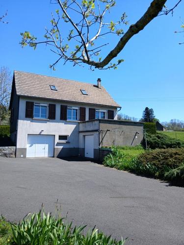 Maison au coeur de l'Auvergne à Tauves
