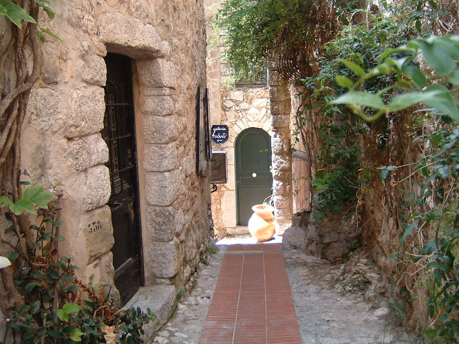 La suite du village d Eze à Èze