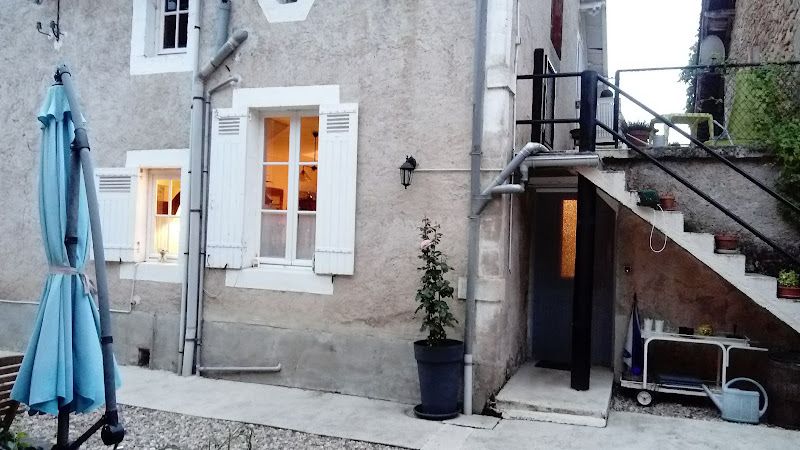 Les Rosiers Lascaux Gites à Valojoulx