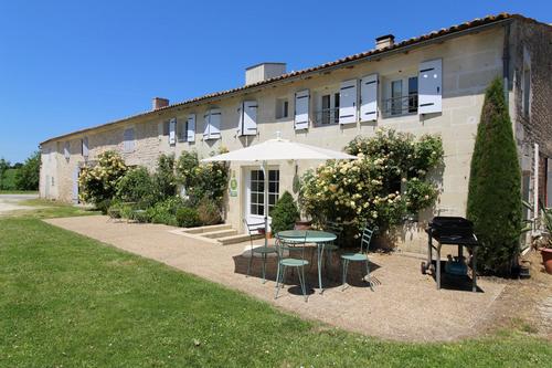 Le Pinier à LES ESSARDS