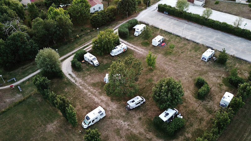 Camping Du Coursault à Arçais